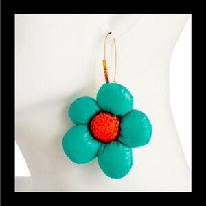 NWT Betsy Johnson, puffy flower earrings